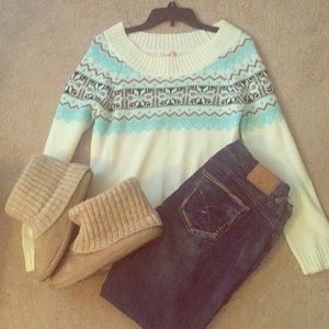 ⬇️ OP Knot detailed sweater